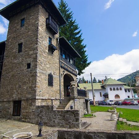 Отель Casa Cu Farfurii Синая Экстерьер фото