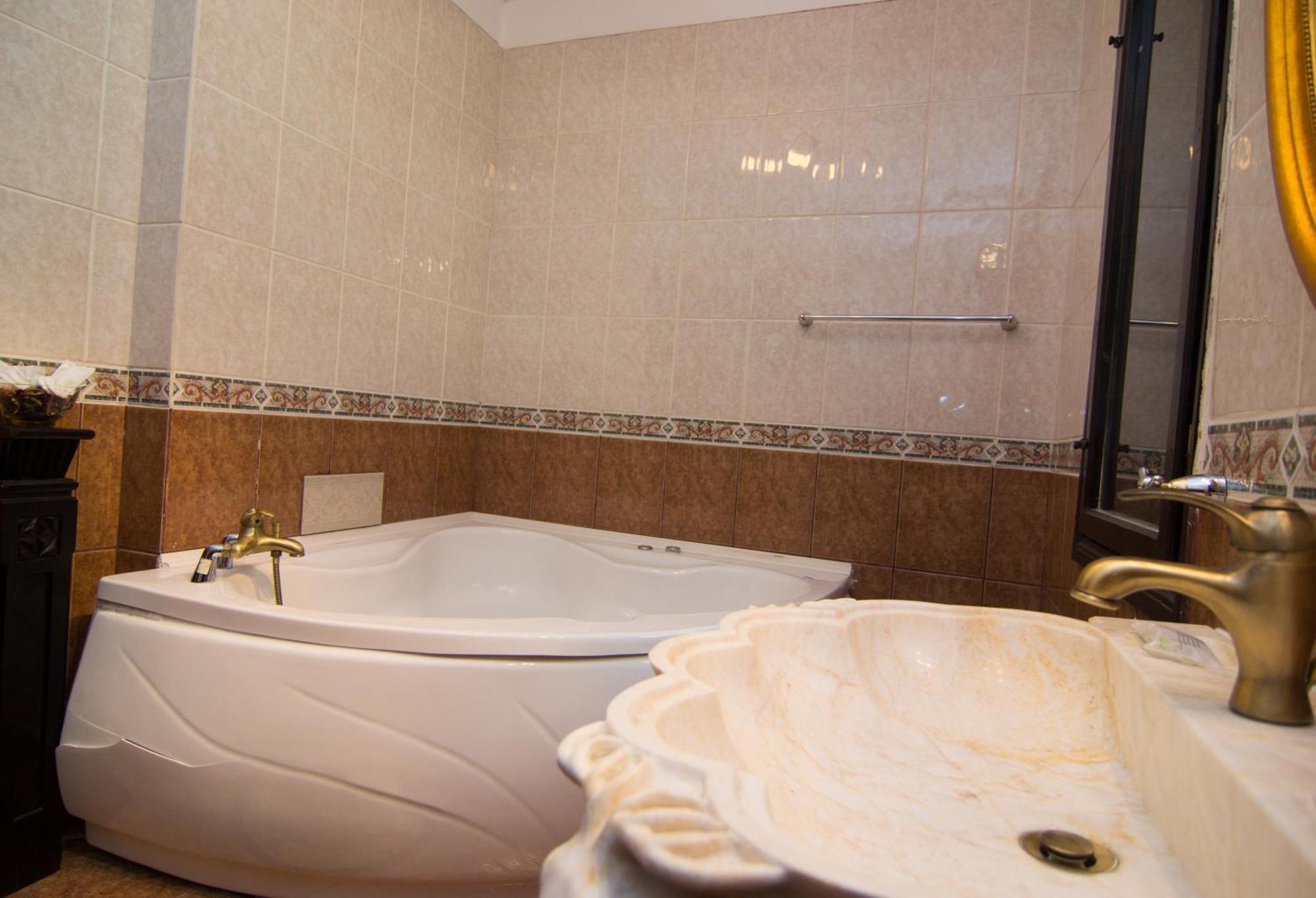 Отель Casa Cu Farfurii Синая Номер фото