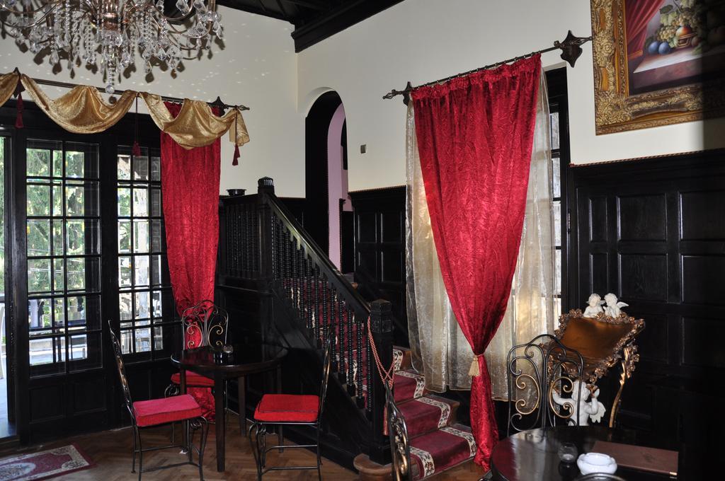 Отель Casa Cu Farfurii Синая Экстерьер фото